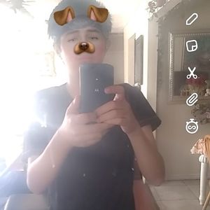 Meet your Posher, Lazaro